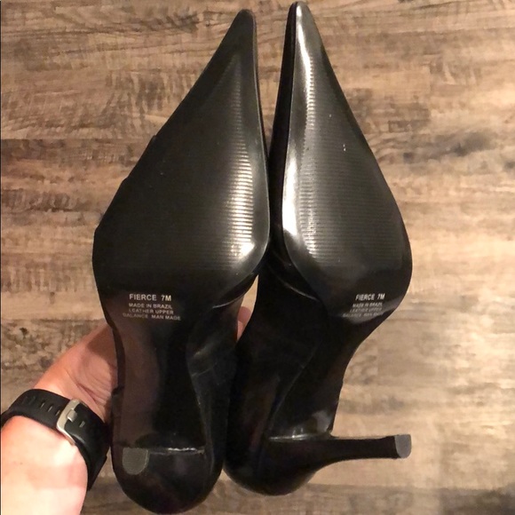 Carlos Santana pointy toe pumps - Picture 4 of 11
